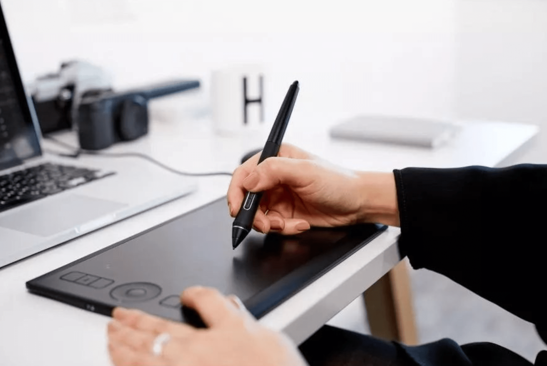 Графічний планшет Wacom Intuos Pro M (PTH-660) - Зображення 6